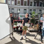 Hundetrainer und RUDEL.-Gründer Tim Matschkowski am Filmset für Lernmodule der RUDEL. App