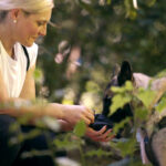 Teilnehmerin des Videodrehs zur Dummy-Arbeit mit Hund in der RUDEL. App