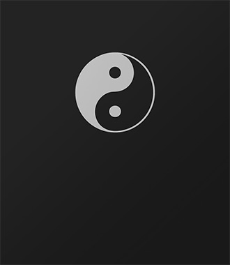 Ein graues Yin-Yang-Symbol auf schwarzem Hintergrund. Das Zeichen steht für Balance, Harmonie und das Zusammenspiel gegensätzlicher Kräfte – ein Sinnbild für Ausgeglichenheit im Mensch-Hund-Zusammenleben.